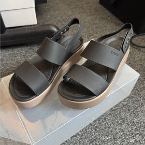 Crocs Women's Black Platform Sandals 6